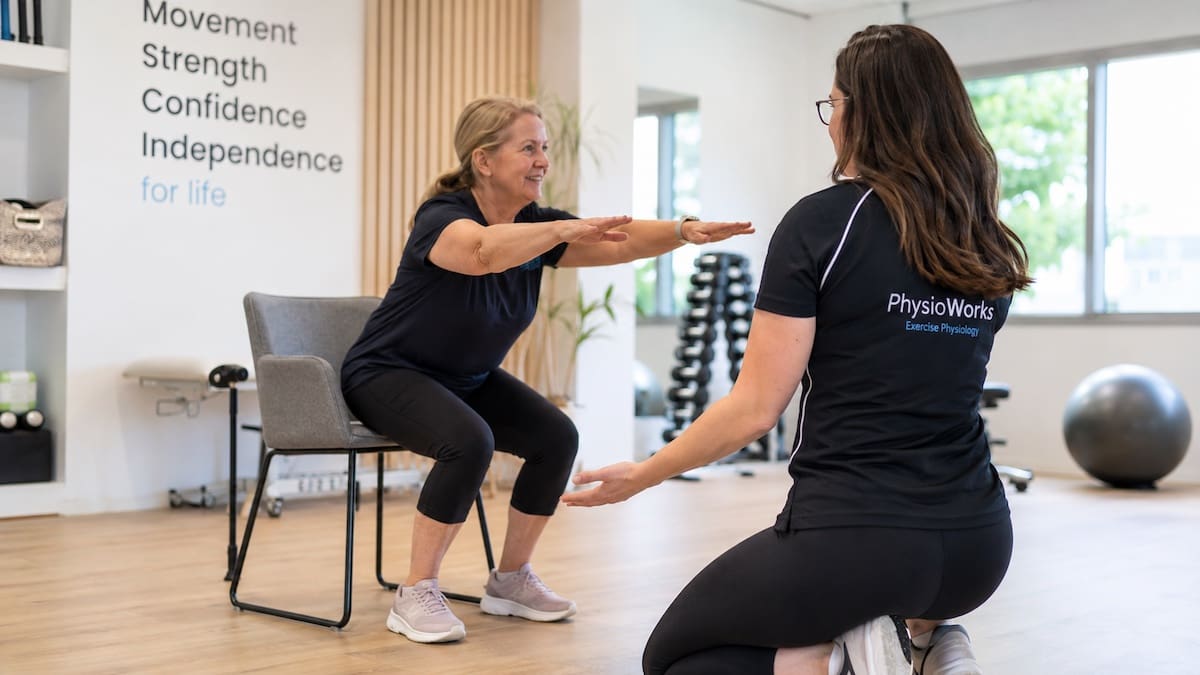 maddy-exercise-physiology-sit-to-stand-strength-balance Exercise physiology sit-to-stand training with Maddy guiding strength, balance and mobility